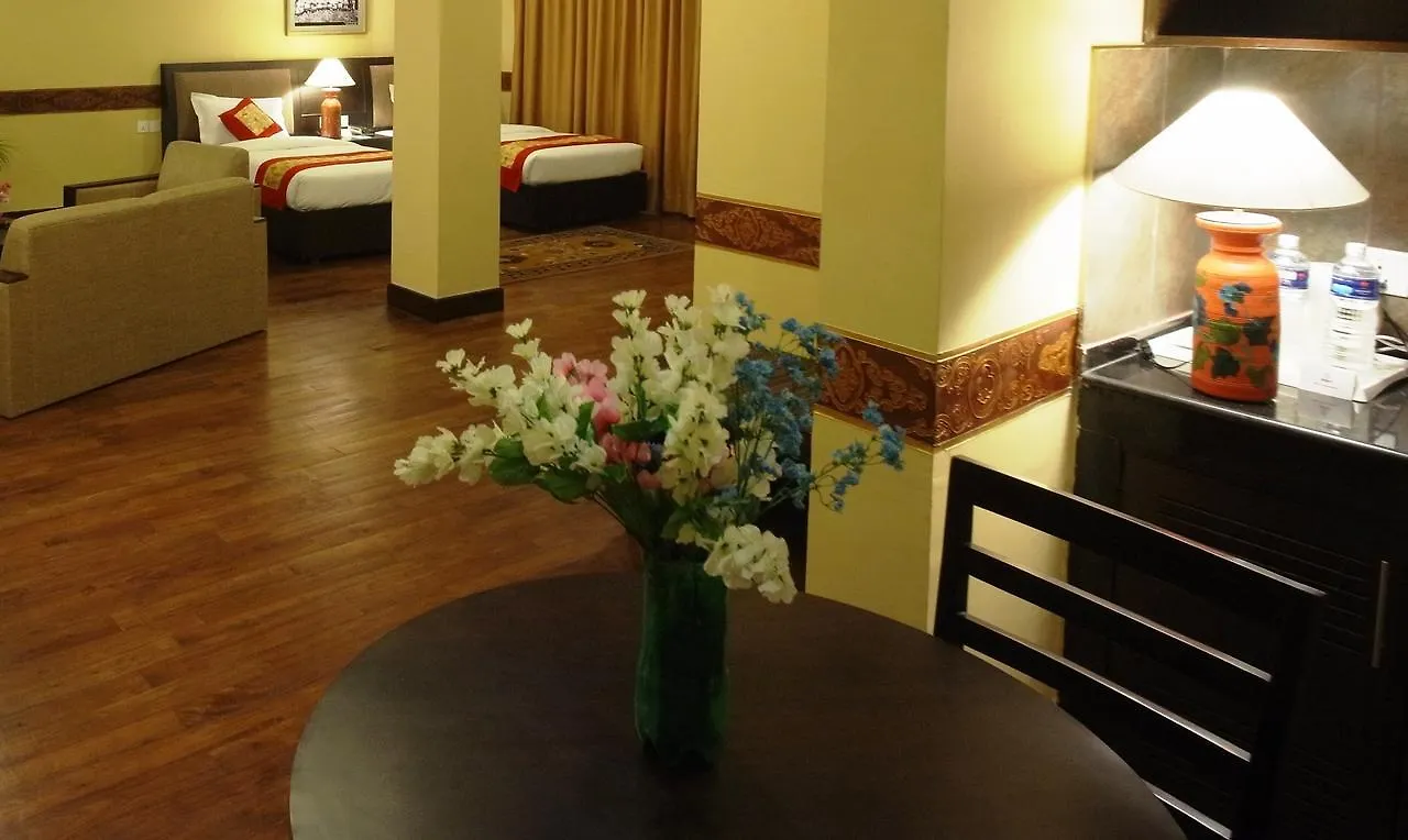 Hotel Tibet International Kathmandu 4*,