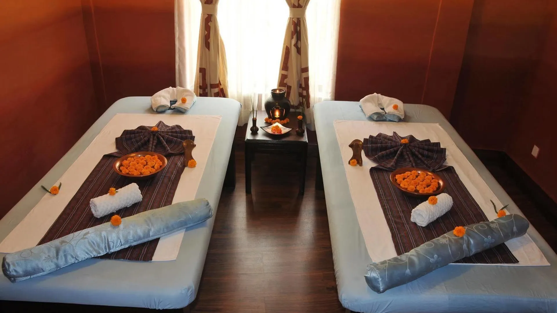 Hotel Tibet International Kathmandu 4*,
